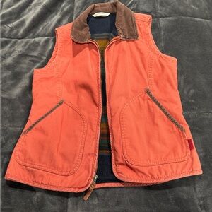 Woolrich Dorrington Barn Vest in Coral w/ Corduroy-Trim